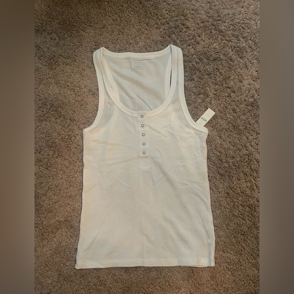 Arie
Womens size Large
NWT
Black and White tanks and leggings - Picture 3 of 4